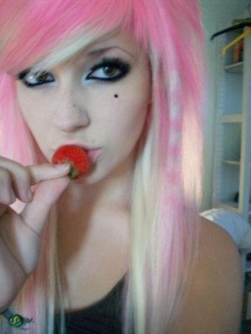 charlotte-destiny-emo-girls-7815984-360-480.jpg